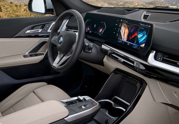 BMW iX1 eDrive20 150 kW image number 21