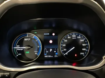 Car image 24
