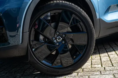 Car image 34