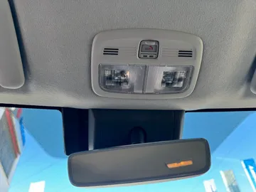 Car image 32