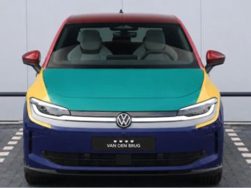 Car image 3