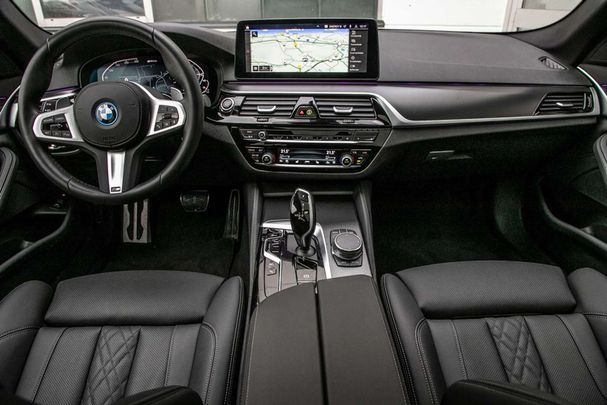 BMW 530 Touring 215 kW image number 3