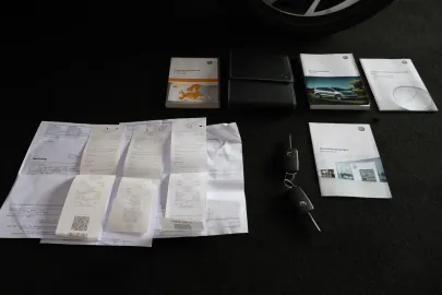 Car image 25