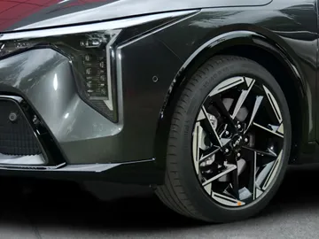 Car image 9