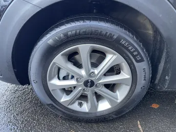 Car image 26