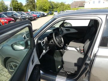 Car image 12