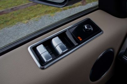 Car image 37