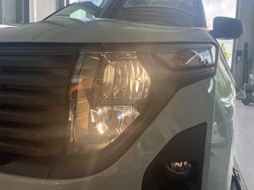Car image 28