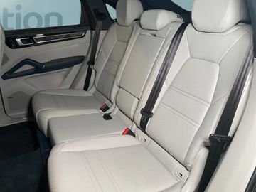 Car image 29