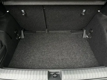 Car image 32