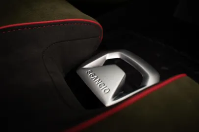 Car image 32