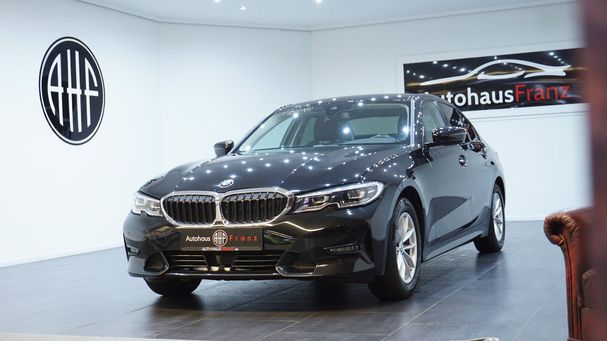 BMW 320i 135 kW image number 8