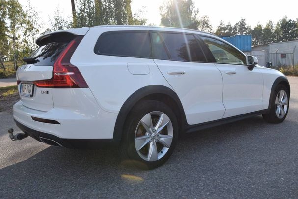 Volvo V60 Cross Country D4 AWD Geartronic Momentum 140 kW image number 4