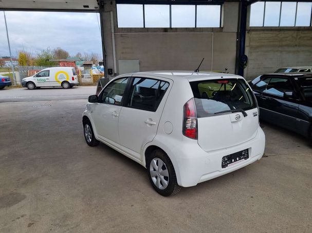 Daihatsu Sirion 1.0 51 kW image number 5