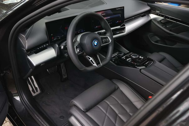 BMW 530 e 220 kW image number 8