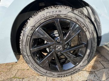 Car image 27