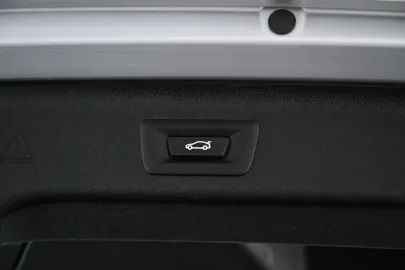 Car image 39