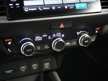 Car image 33