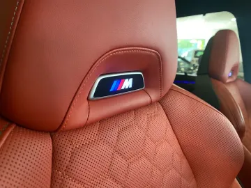 Car image 32