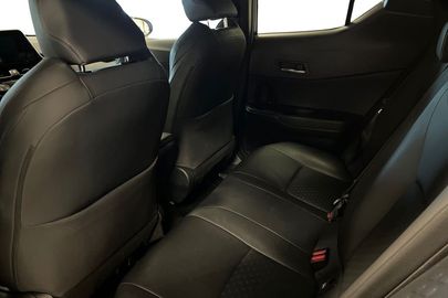 Car image 13