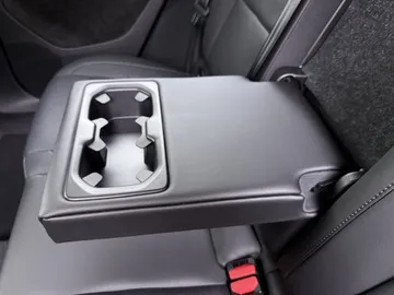 Car image 41