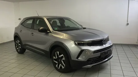 Car image 4
