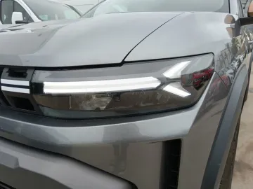Car image 23