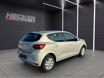 Car image 5