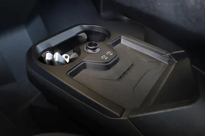 Car image 30