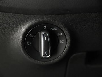 Car image 37