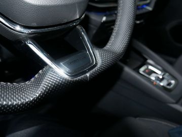 Car image 33