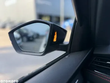 Car image 35