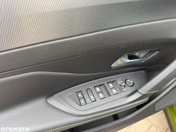 Car image 36