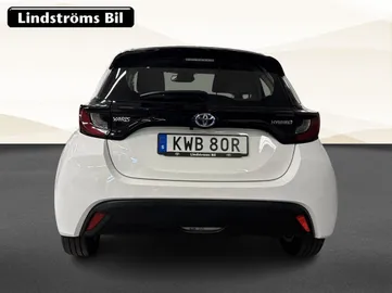 Car image 3