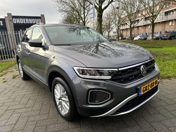 Volkswagen T-Roc 1.0 TSI T-Roc 81 kW image number 3