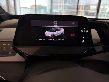 Car image 32