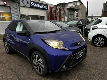 Car image 2