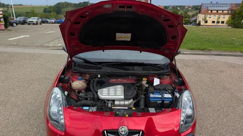 Car image 25