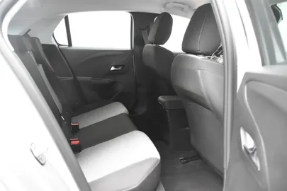 Car image 30