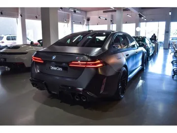 Car image 32