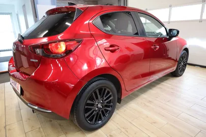 Car image 4