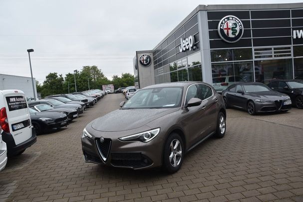 Alfa Romeo Stelvio 2.2 AT8 Super 132 kW image number 5