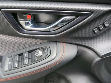 Car image 38