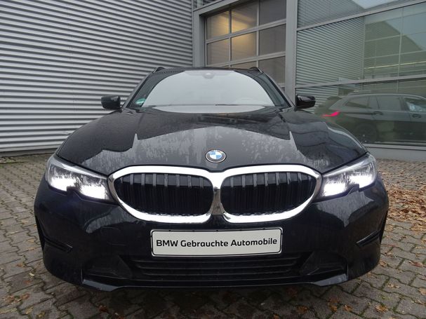 BMW 318i Touring Advantage 115 kW image number 3