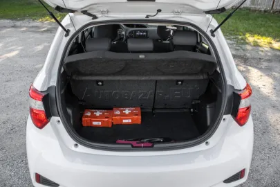 Car image 28