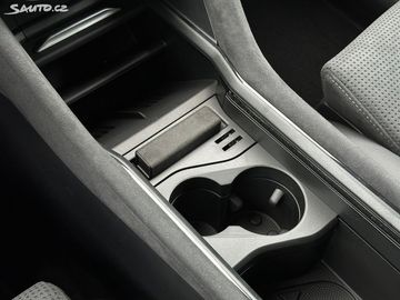 Car image 37