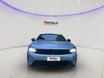 Car image 25