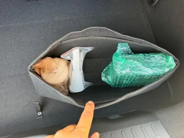 Car image 30