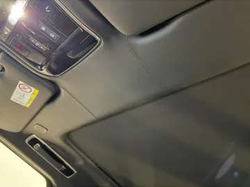 Car image 40