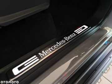 Car image 32